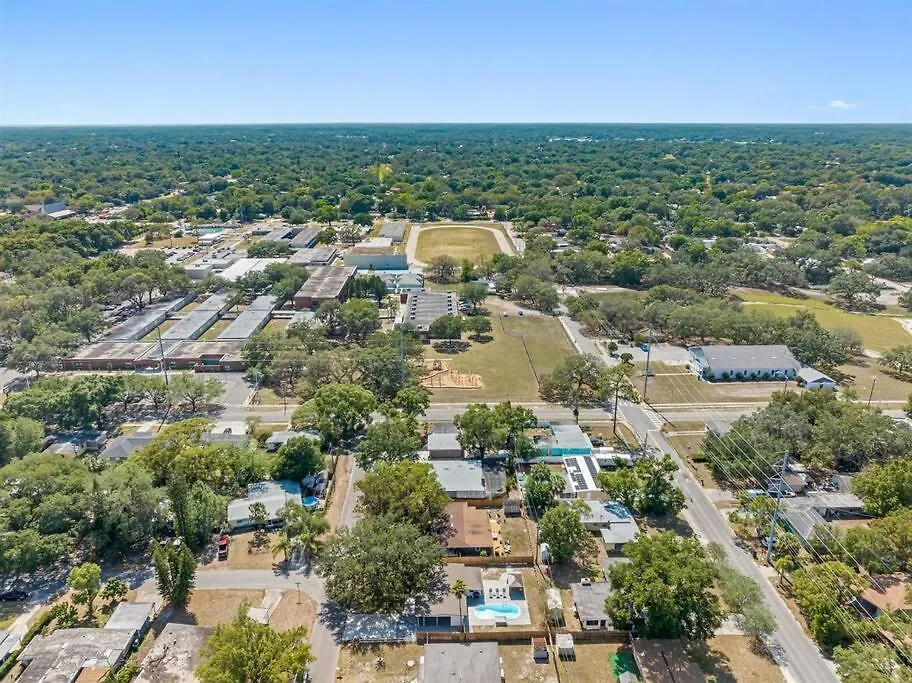 Heated Pool Home * King Bed Tampa 0*,  ABD
