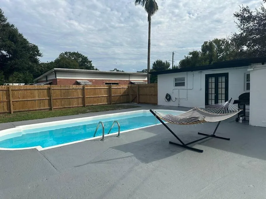 Casa de Férias Heated Pool Home * King Bed Tampa Estados Unidos da América