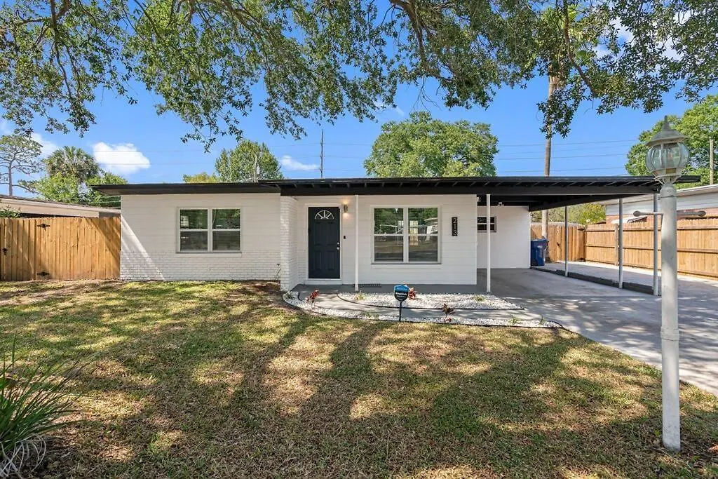 Heated Pool Home * King Bed Tampa 0*,