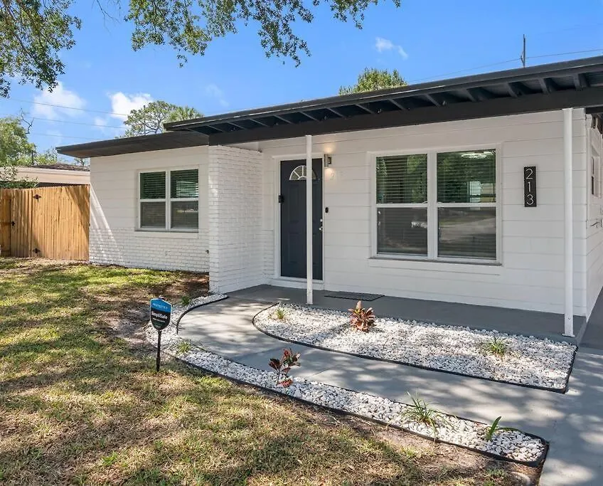 Heated Pool Home * King Bed Tampa 0*,