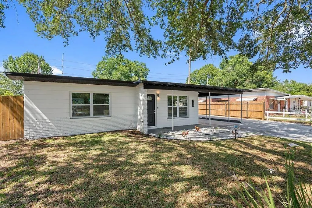 Heated Pool Home * King Bed Tampa ABD