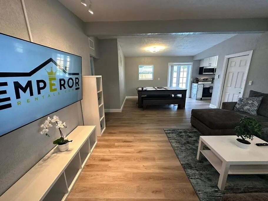 度假居 Heated Pool Home * King Bed 坦帕 美国