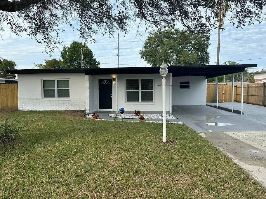 Heated Pool Home * King Bed Tampa ABD